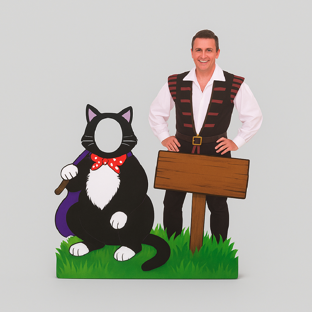 Standee chụp hình